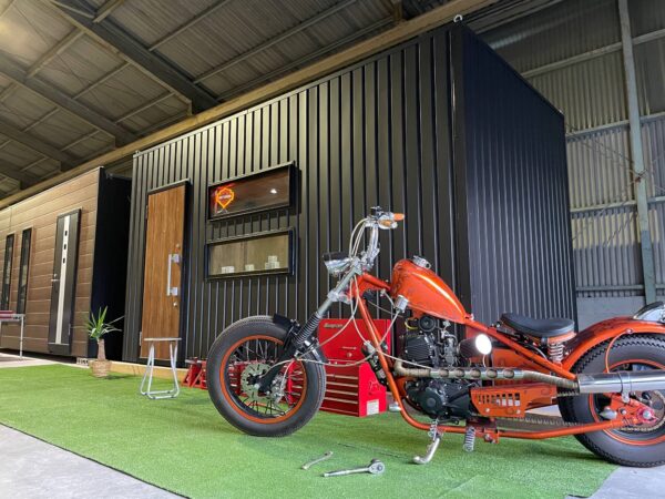 バイクガレージ